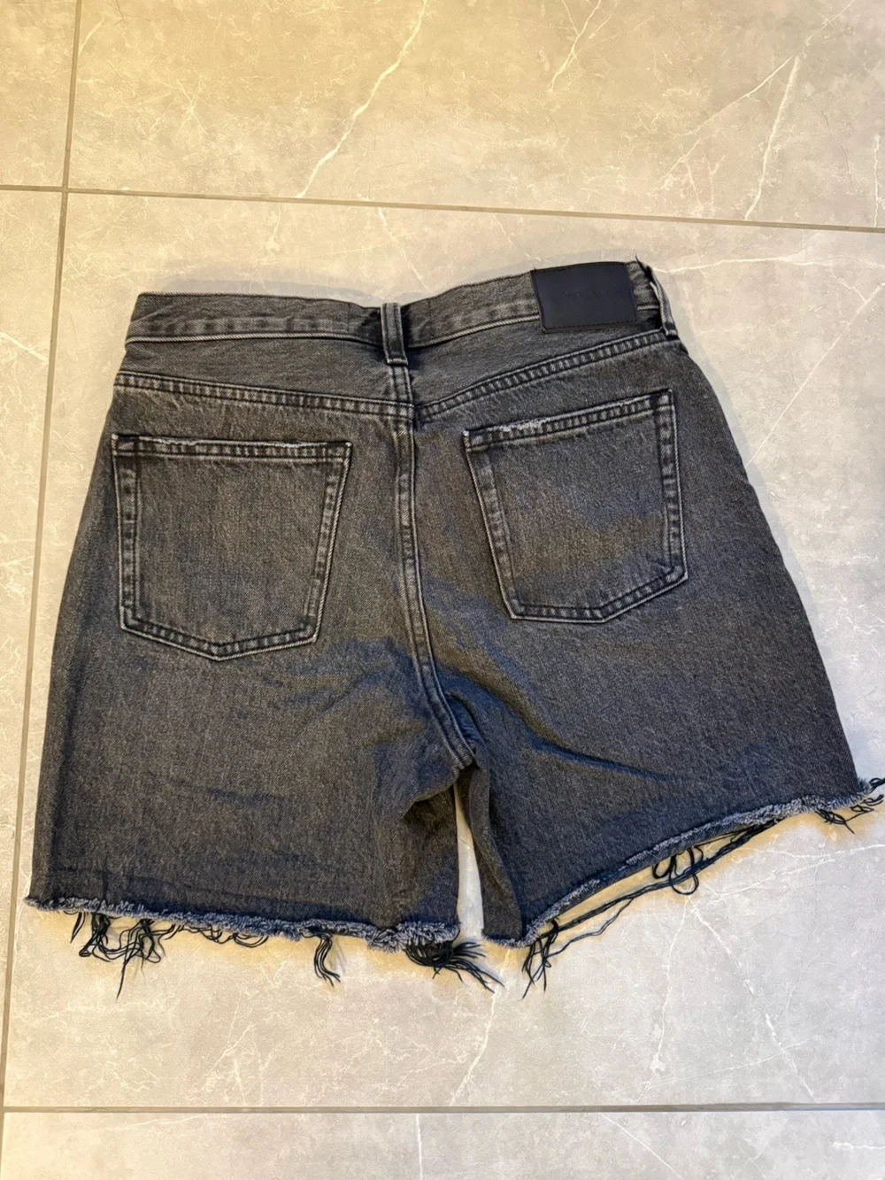Everlane “The Denim Short” size 26.